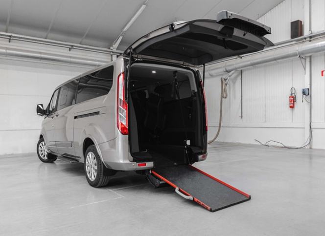 huurminibus.be - ford custom huren meulebeke